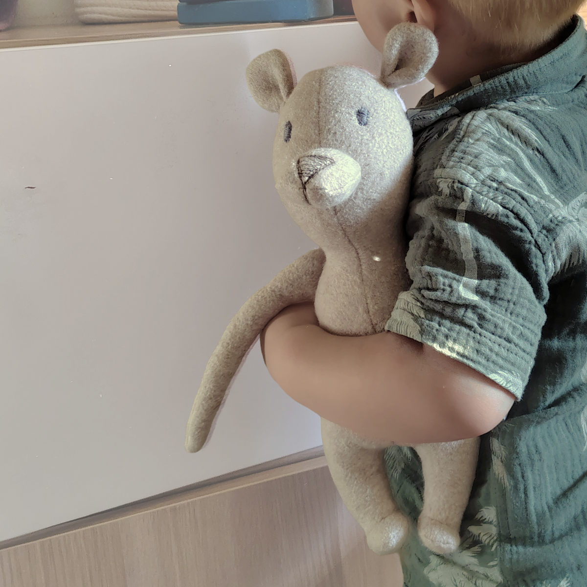 In Kärnten handgenähter Teddybär aus Baumwolle