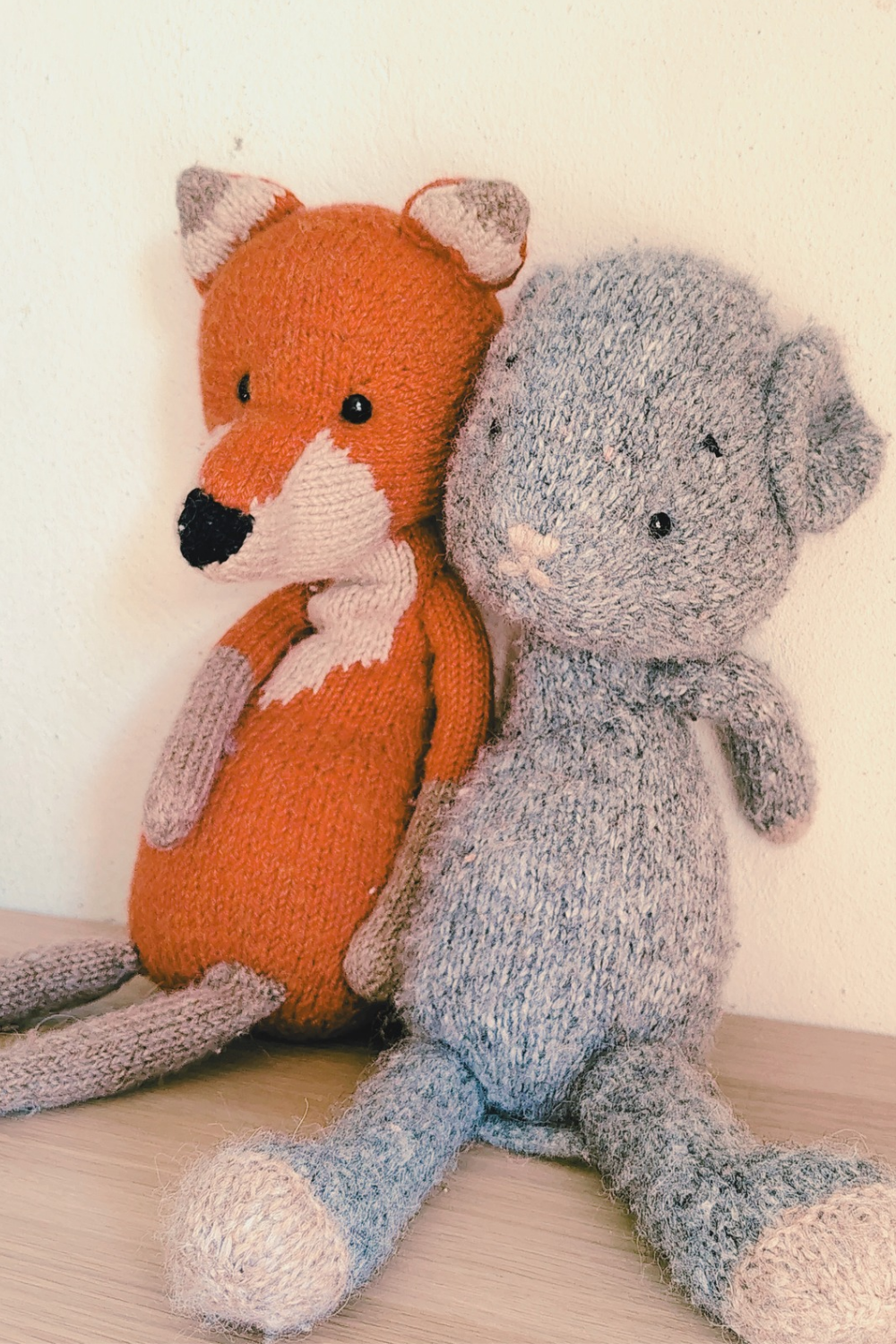 handgestrickte Kuscheltiere aus Wolle